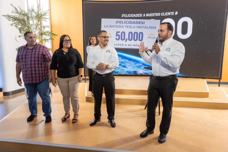 Ceremonia Guinness World Records en WindMar Home, Puerto Rico — noviembre 2024